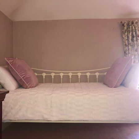 2 Bed Courtyard Apartment At Rockfield House Kells In Meath - Short Term Let Esterno foto