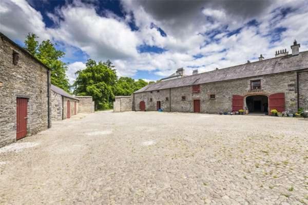 2 Bed Courtyard Apartment At Rockfield House Kells In Meath - Short Term Let Esterno foto