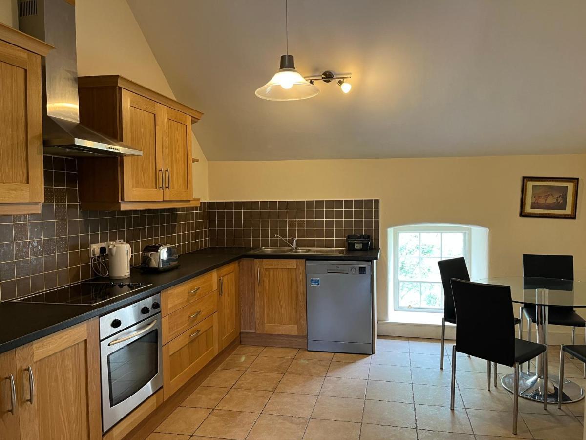 2 Bed Courtyard Apartment At Rockfield House Kells In Meath - Short Term Let Esterno foto