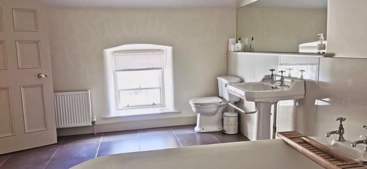 2 Bed Courtyard Apartment At Rockfield House Kells In Meath - Short Term Let Esterno foto